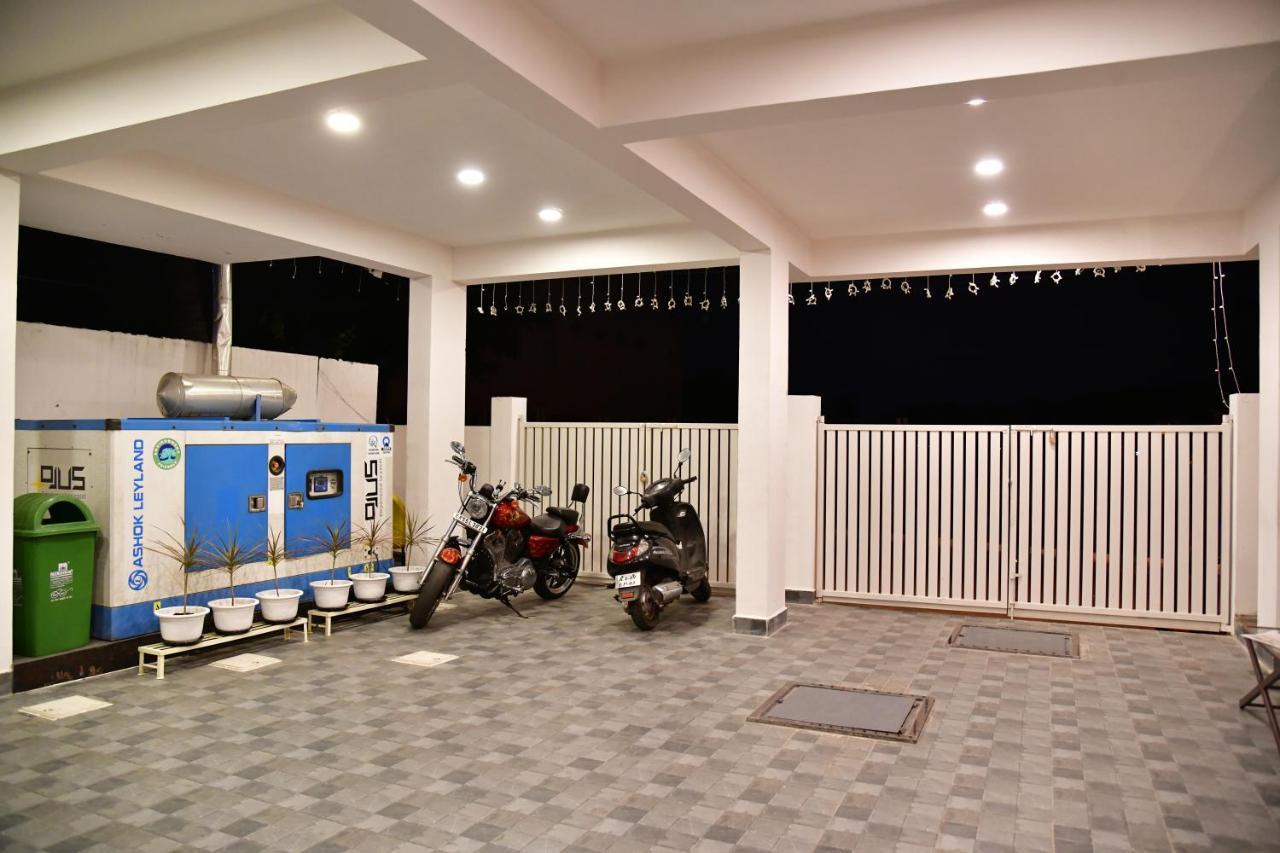 Xcel Luxury Hotel Apartments-Home Living Redefined Mysore Buitenkant foto
