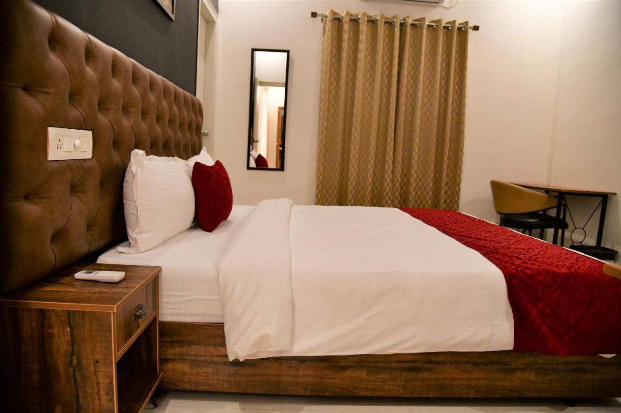 Xcel Luxury Hotel Apartments-Home Living Redefined Mysore Buitenkant foto