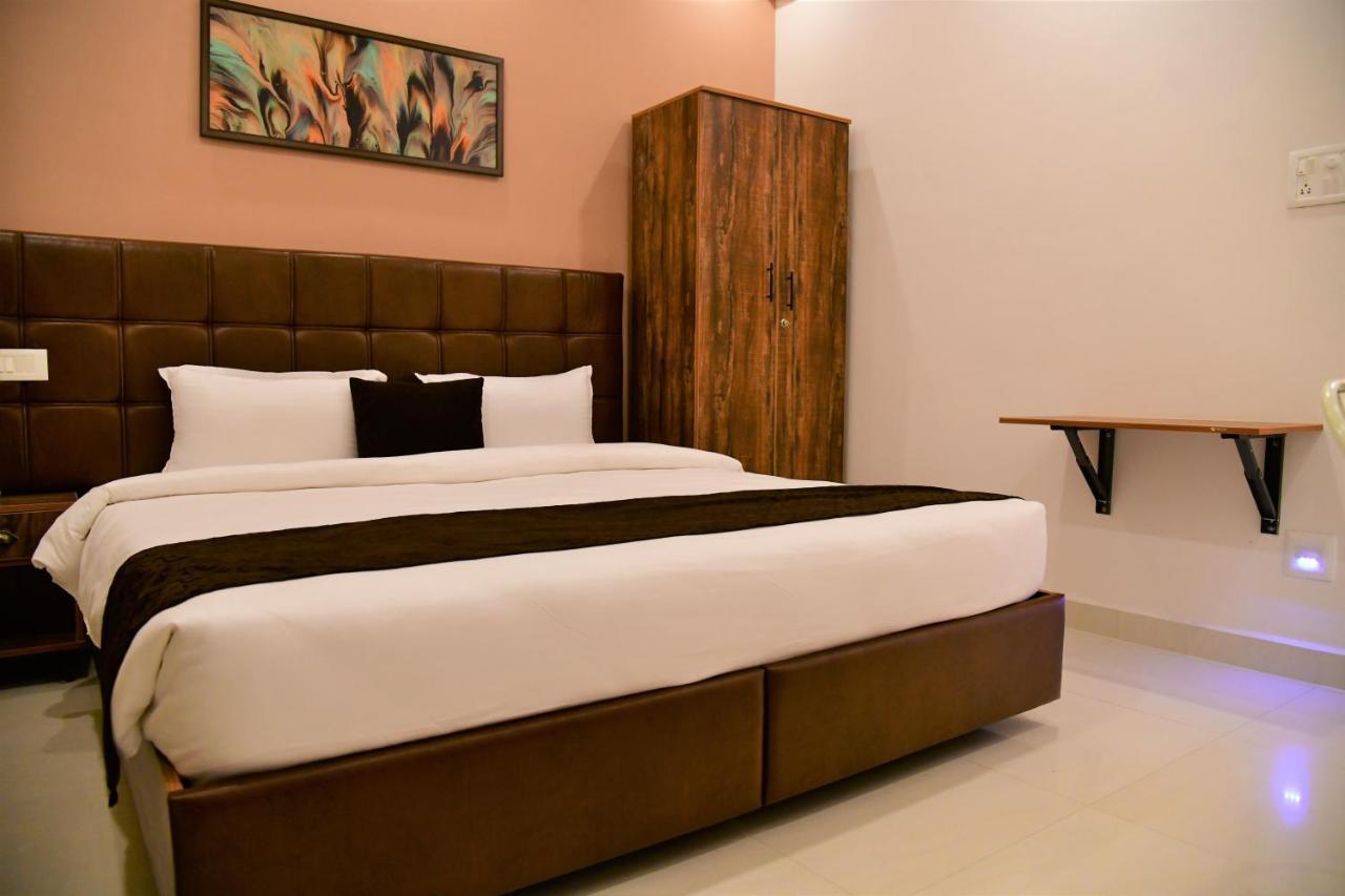 Xcel Luxury Hotel Apartments-Home Living Redefined Mysore Buitenkant foto